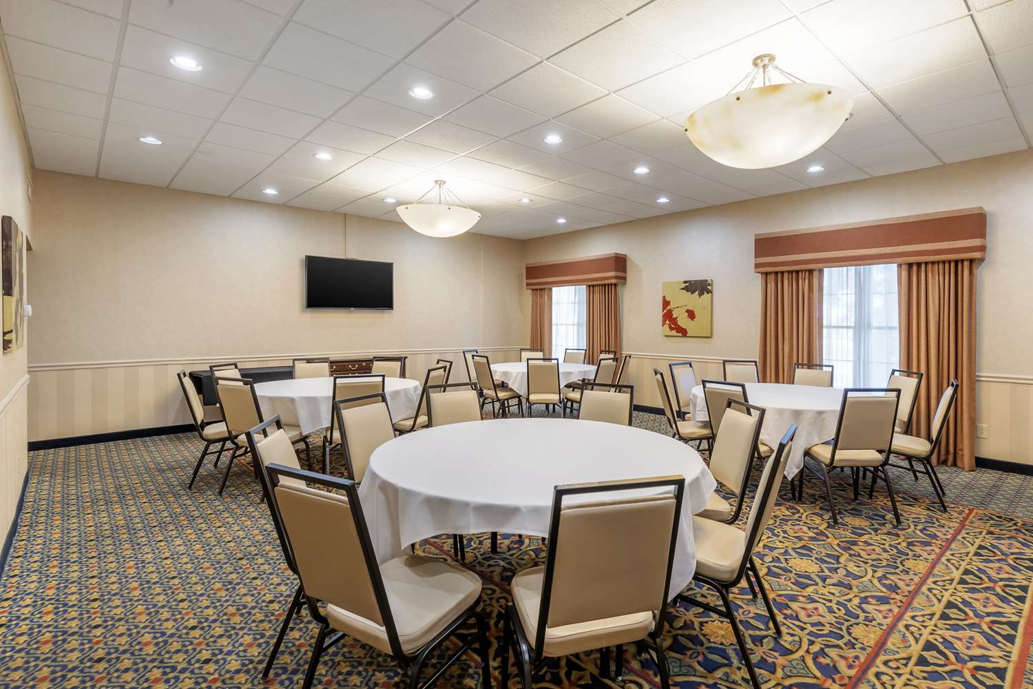 Best Western Plus Steeplegate Inn 49/51