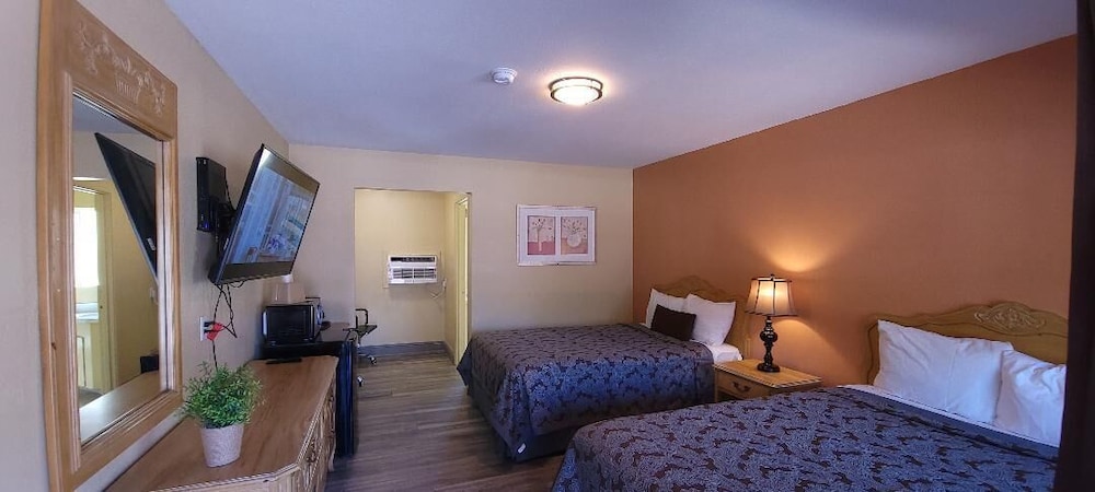 Room, 2 Double Beds, Private Bathroom