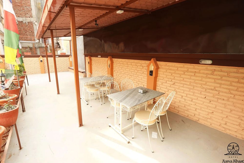 Hotel Aarya Khasti 4/33