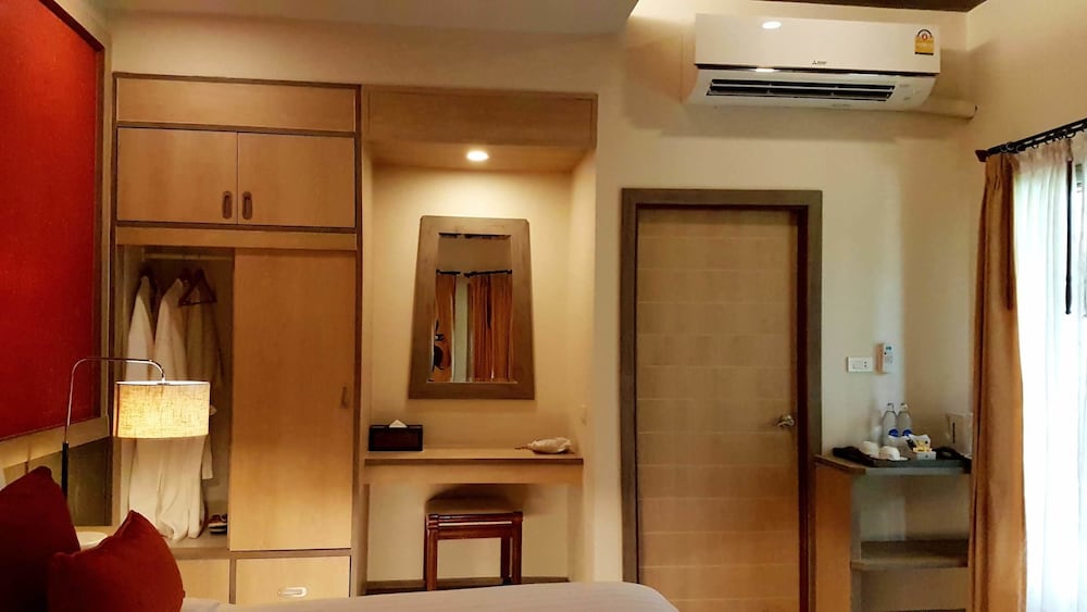 Lanta Sand Resort And Spa 31/71