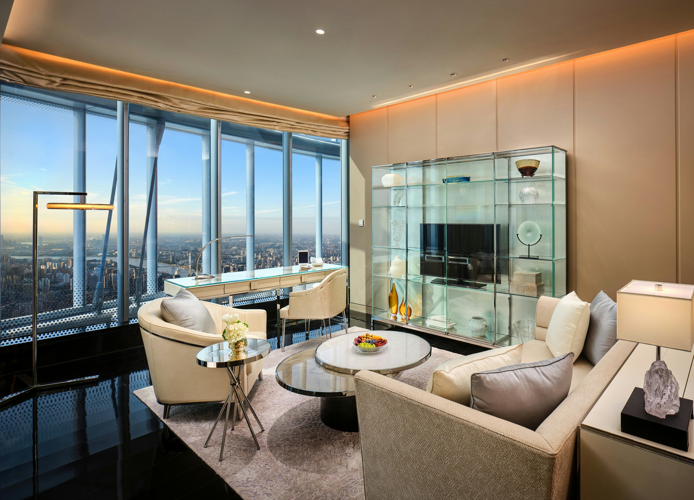 J Hotel Shanghai Tower 24/50