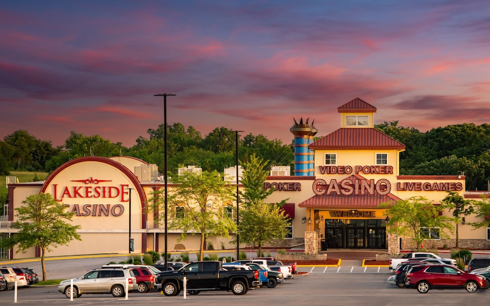 Lakeside Hotel Casino, a Travelodge by Wyndham 5/52