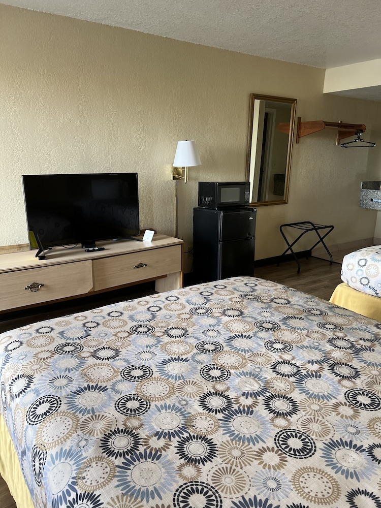 Hole Inn the Wall Hotel - Sunset Plaza - Fort Walton Beach 35/50