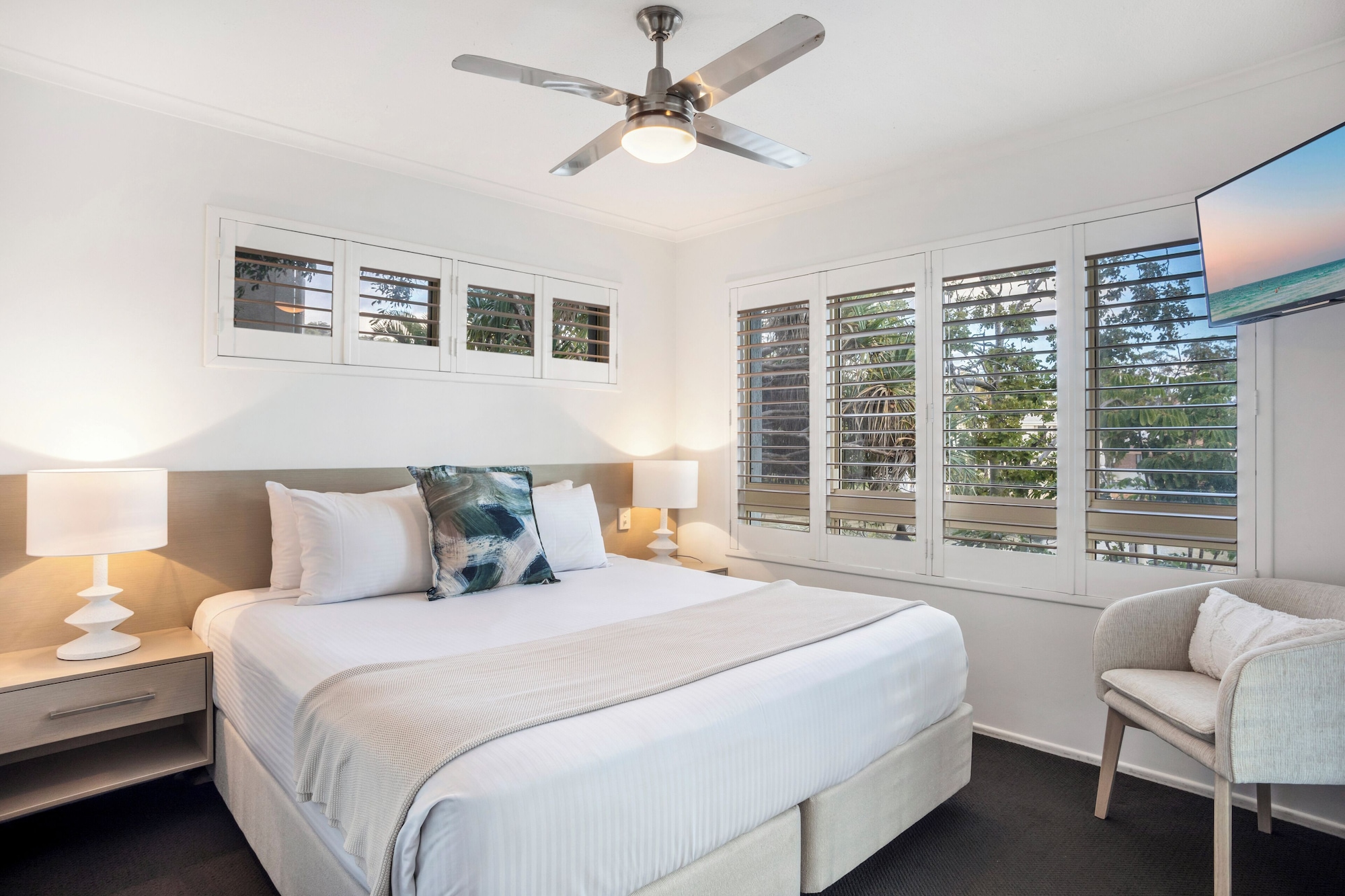 2 BEDROOMS, APARTMENT, WATER FRONT