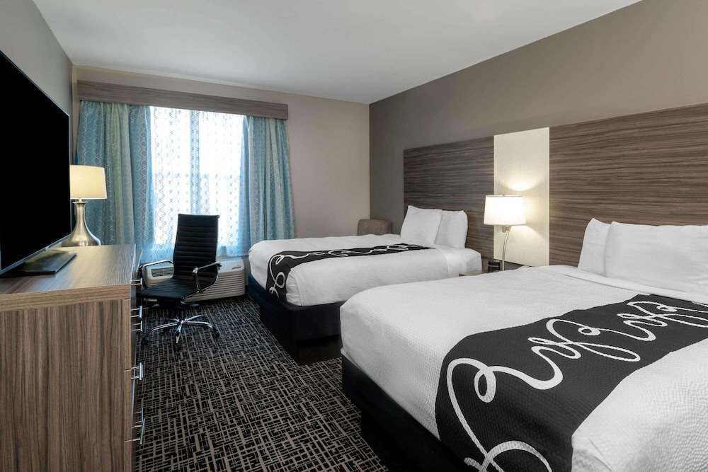 La Quinta Inn & Suites by Wyndham Forsyth 13/45