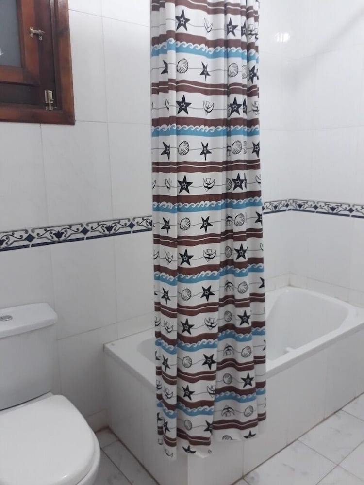 Alhambra Hotel 50/50