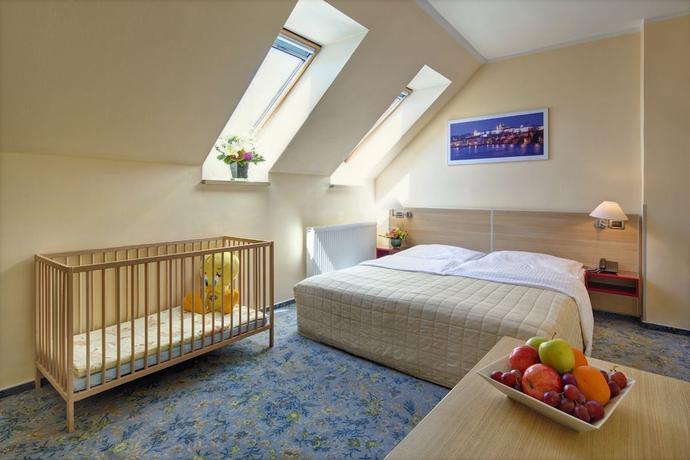 2 Bedrooms, Superior, Quadruple, 4 Beds, Hotel Michael 2/5