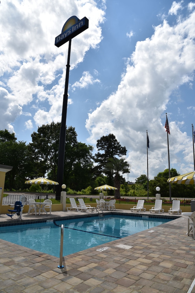 Days Inn By Wyndham Ladson Summerville Charleston 28/48