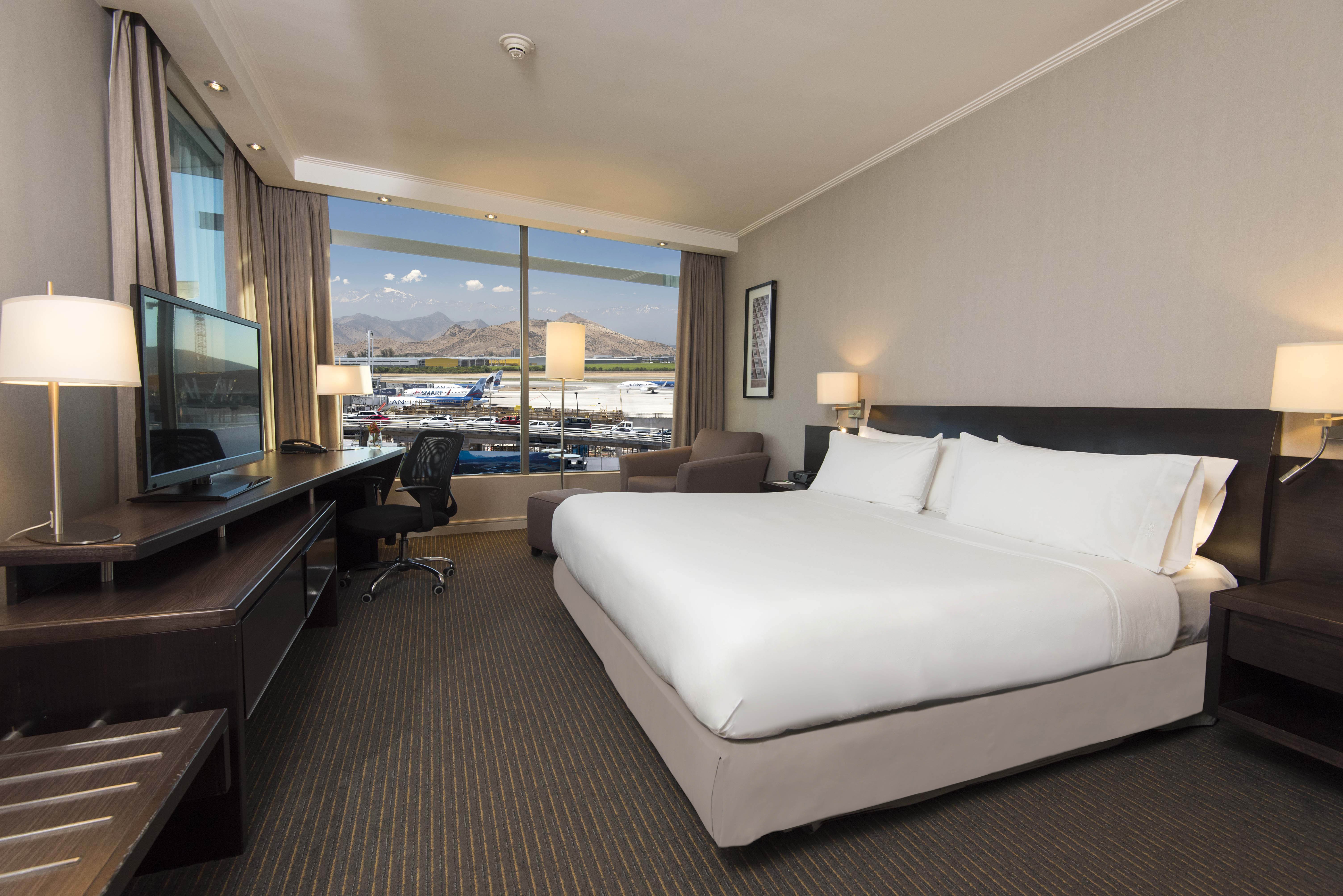 Holiday Inn Santiago Airport 26/75