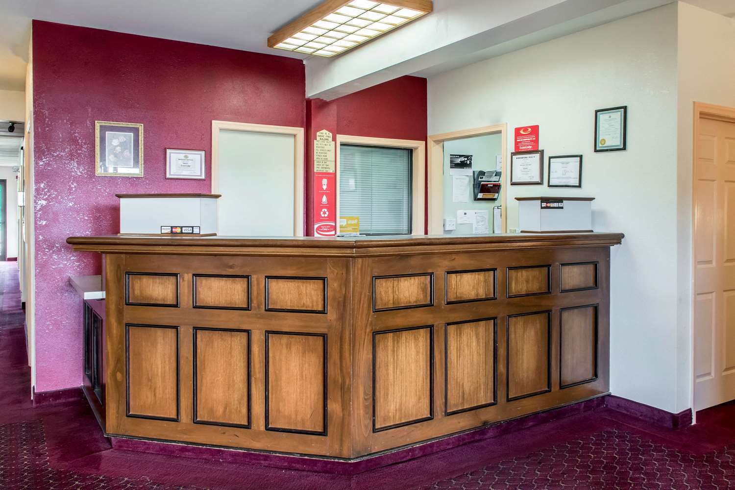 Econo Lodge Carlisle Central 4/24