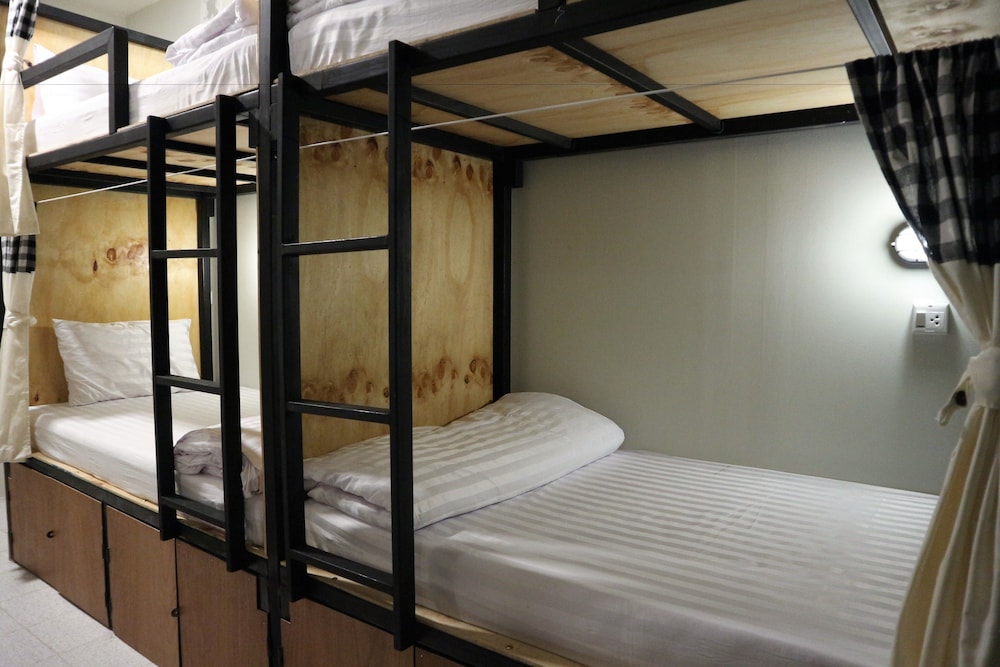 The Neighbors Hostel - Adults Only 15/36