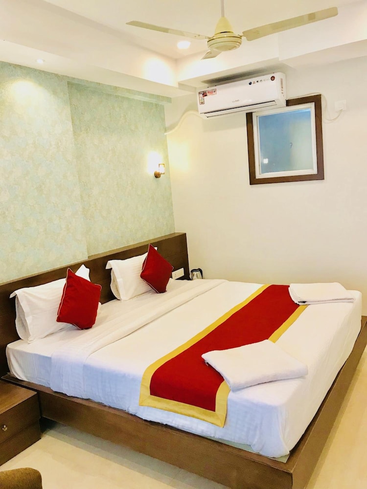 Regalia Inn & Suites 8/37