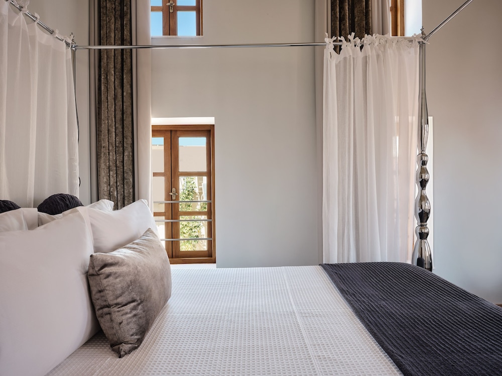 Penthouse Suite, Queen Bed, Sea View, 2 Sofa, Terrace، Casa Delfino Suites 2/6