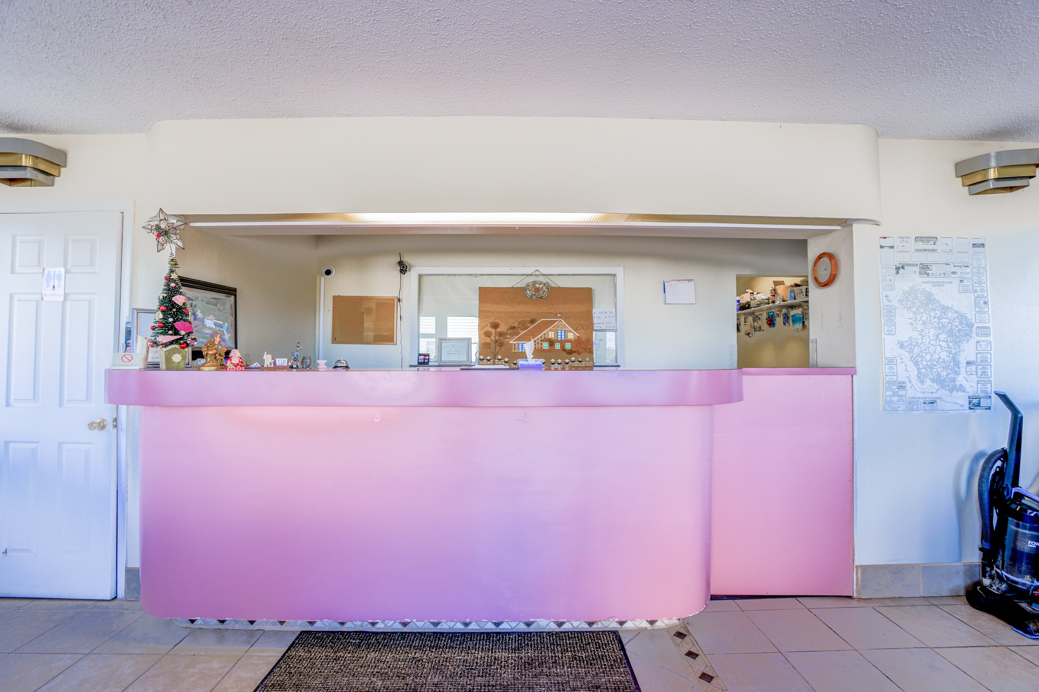 Lobby at Whispering Pines by Hotel O Whitestone VA, White Stone