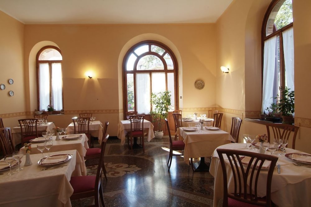 Villa Fieschi Hotel 41/49
