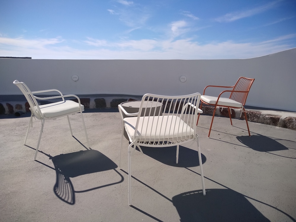 Sol Mate Suites 21/27