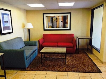 Motel6 Oak Creek, WI 44/53