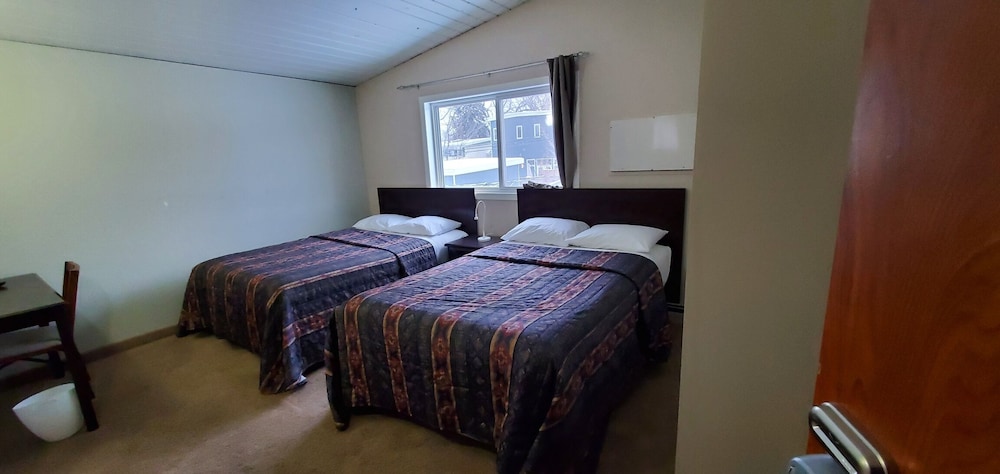 Nettys Nest Visitor Lodge 9/25