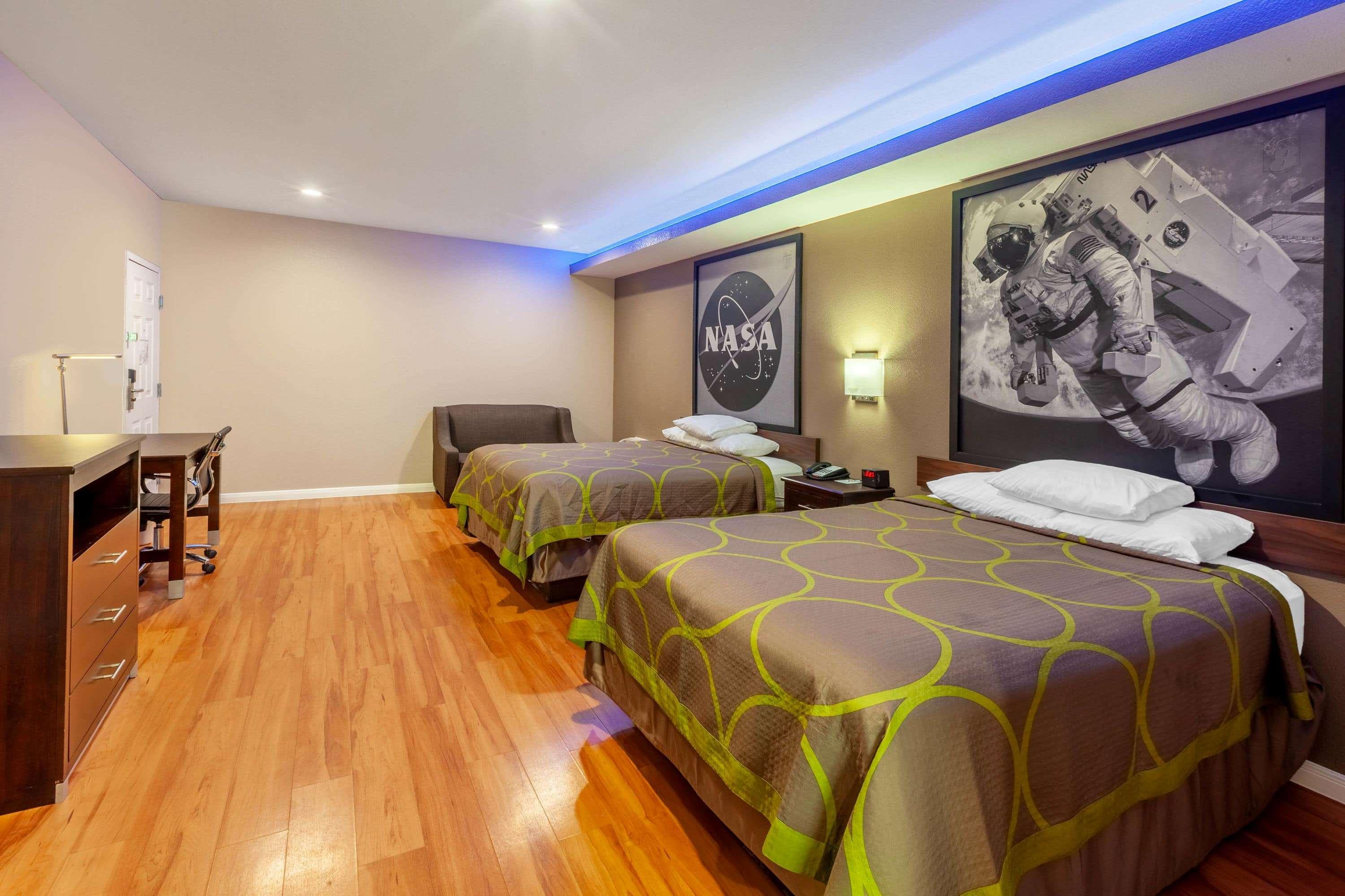 Efficiency, 2 Queen Beds
