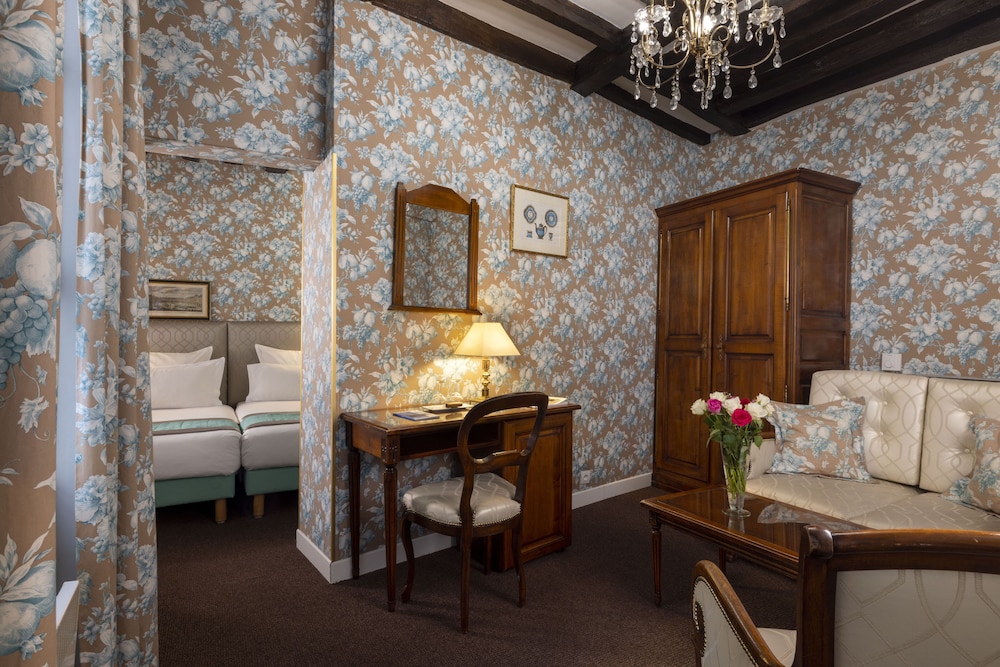 RELAIS HOTEL DU VIEUX PARIS 38/50