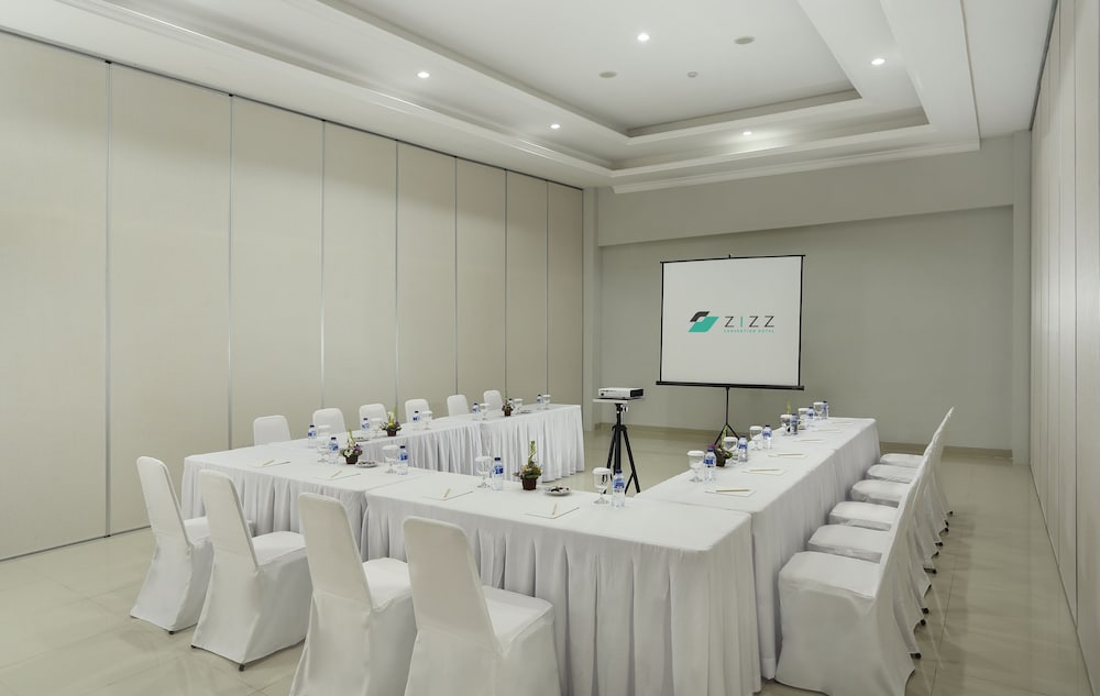 Zizz Convention Hotel 17/19