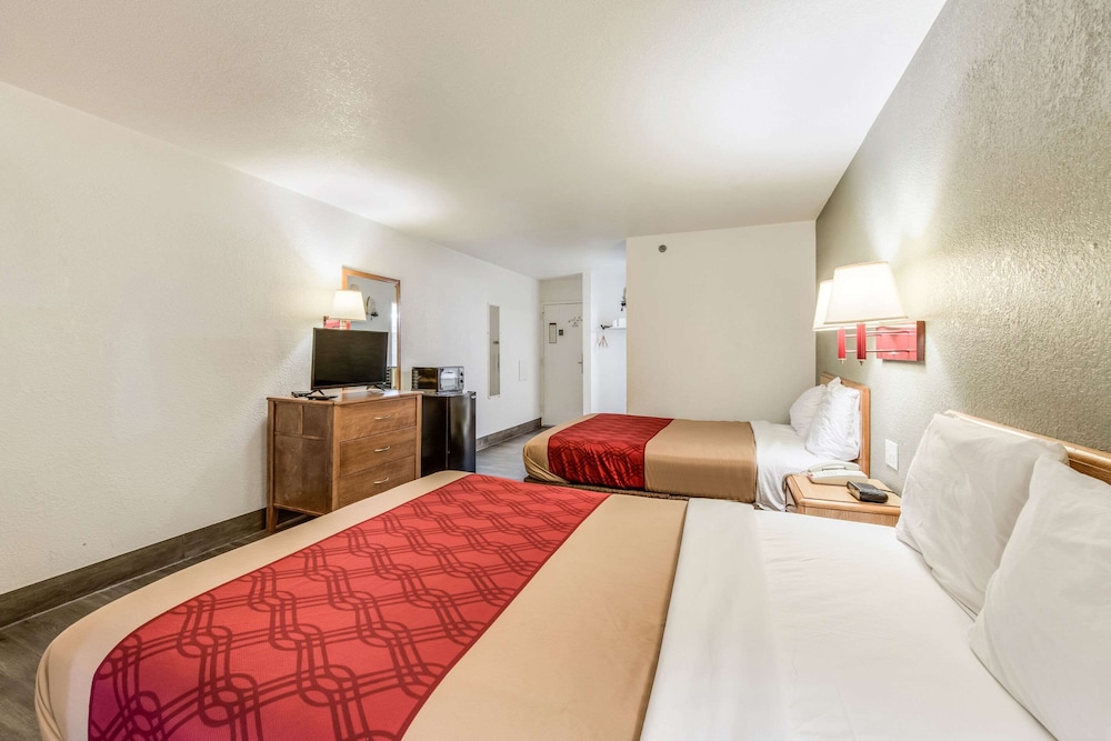 Econo Lodge Truman Inn 11/48