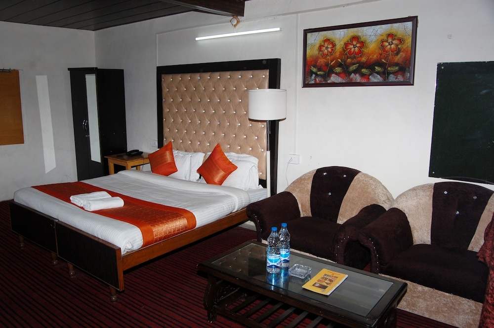 Hotel Kausani Retreat 13/48