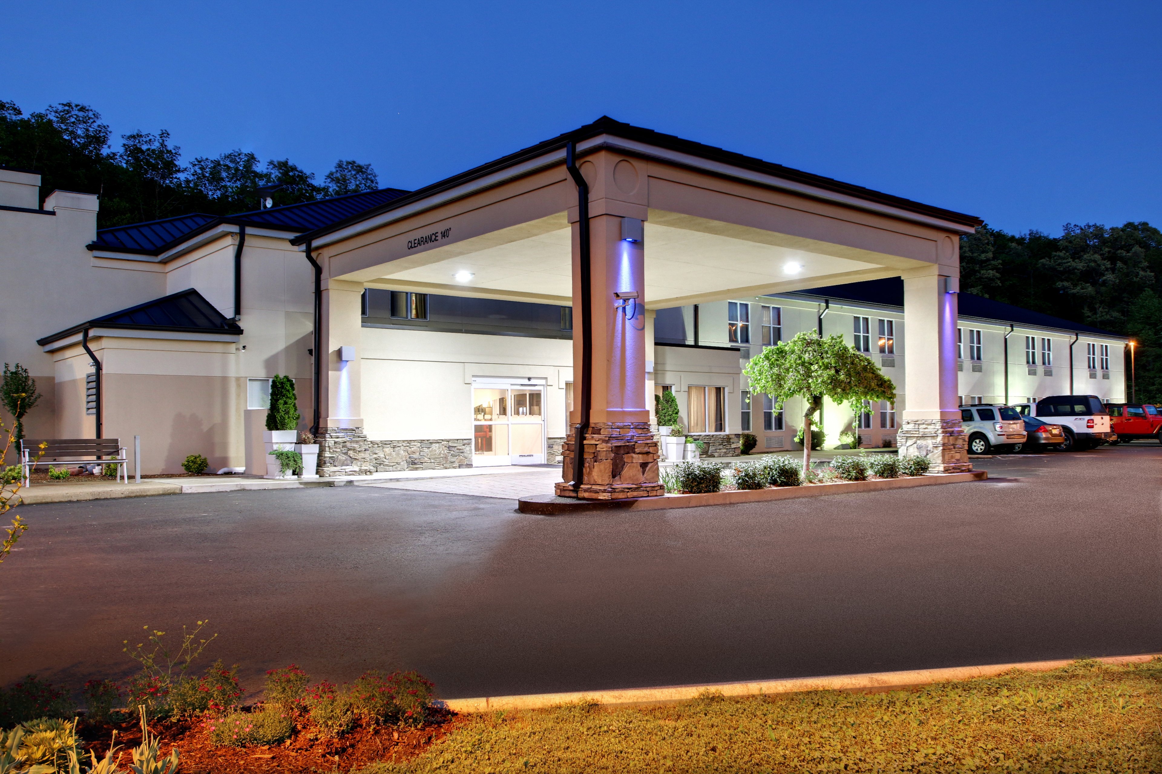 Holiday Inn Express Hurricane Mills Waverly 5/62