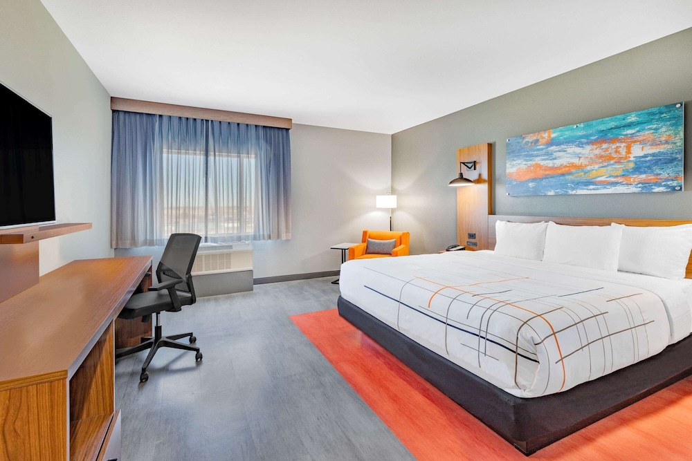 Efficiency, King Bed, Accessible
