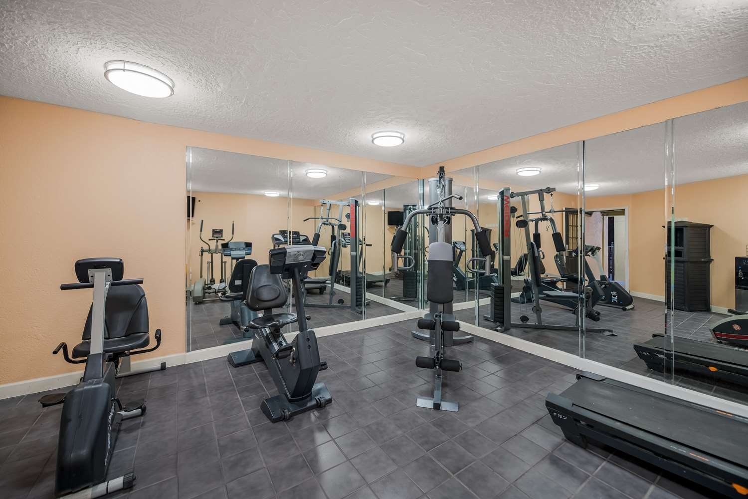 Surestay Hotel By Best Western Mt Pleasant 13/22