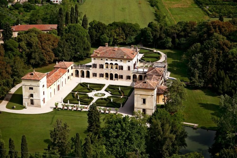 HOTEL VILLA GIONA 70/77