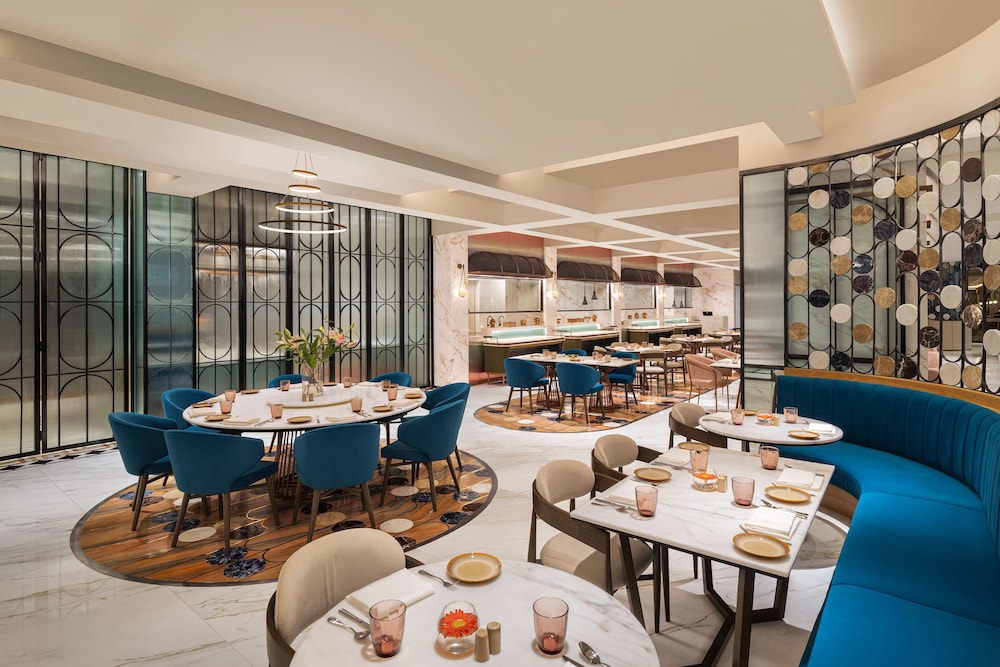 Radisson Mumbai Goregaon 58/75