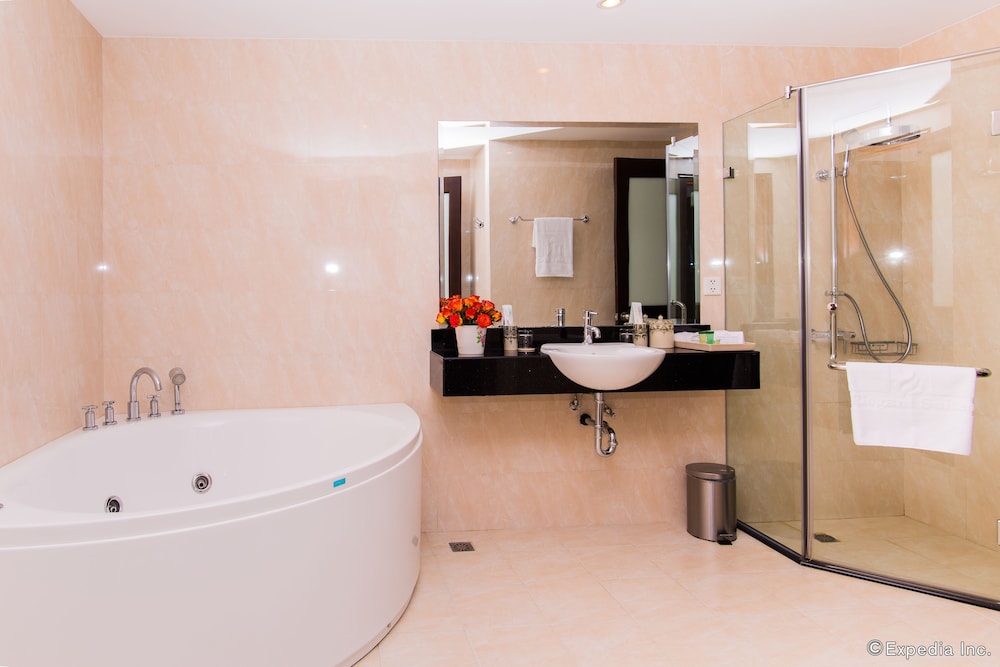 Elegant Suites Westlake 16/72