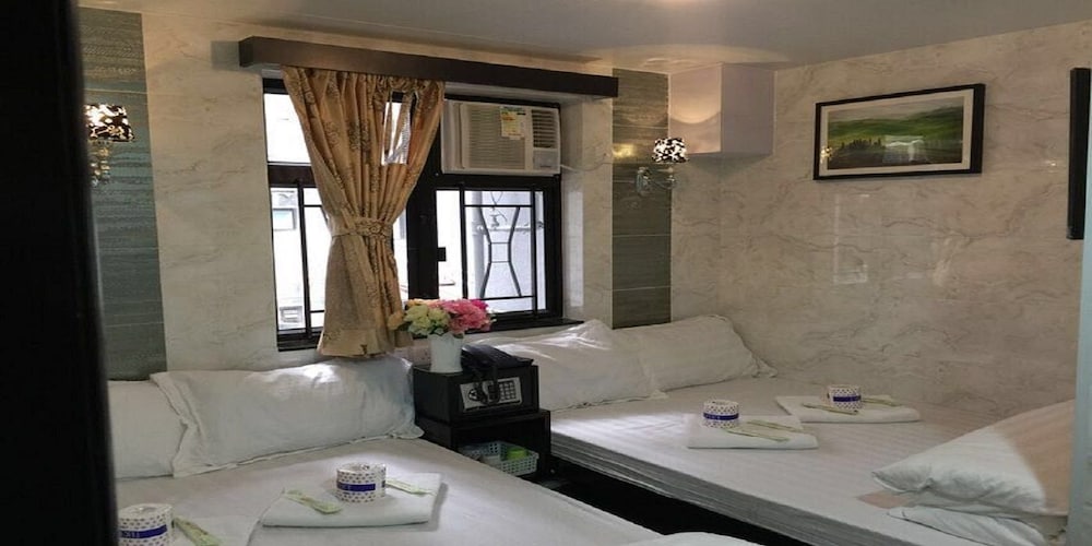 Rich Hotel 50/50
