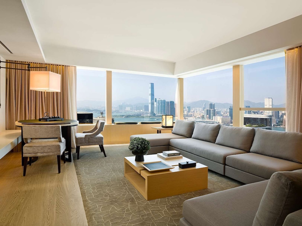 Upper House Hong Kong 37/65