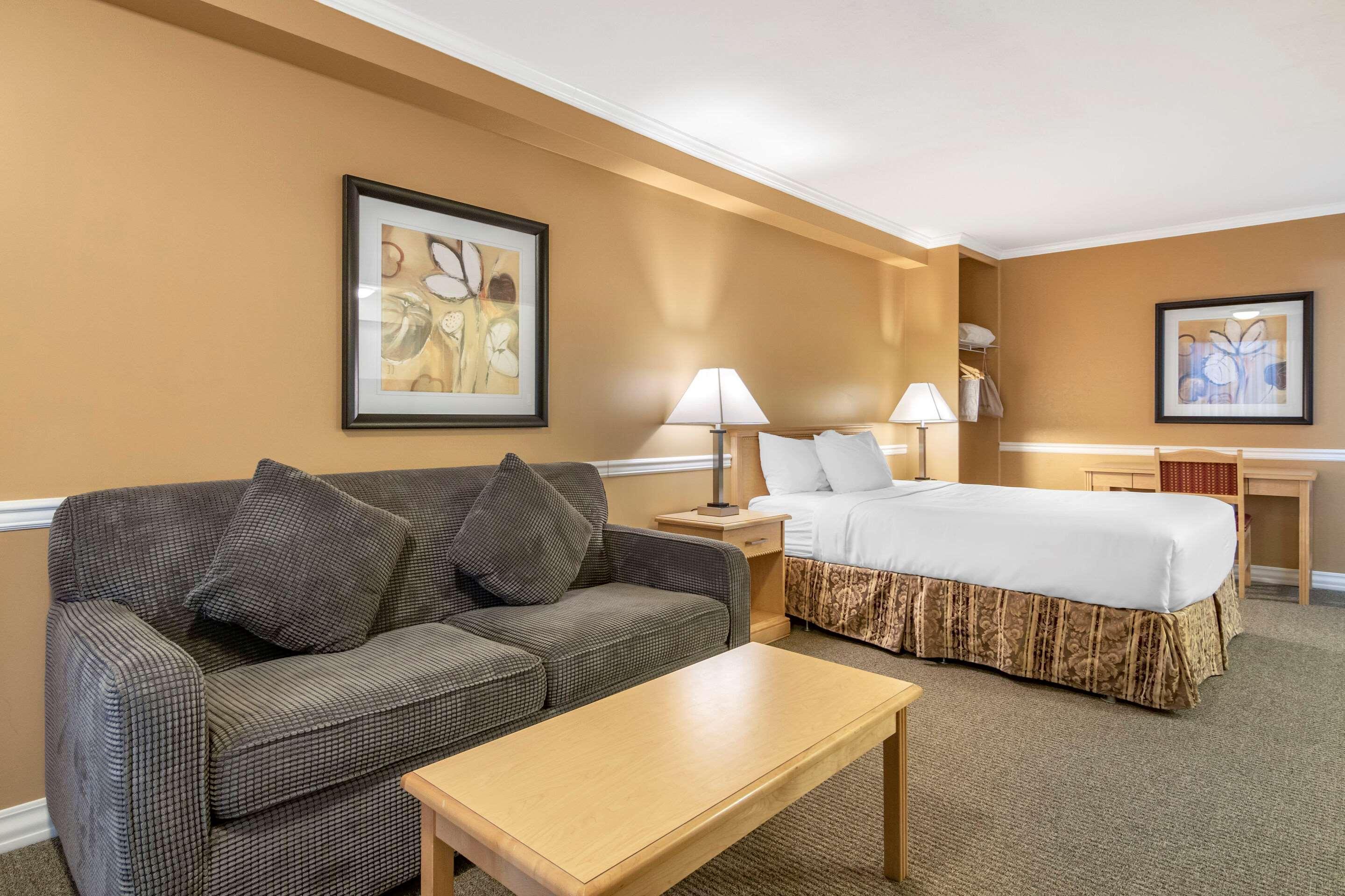 Room, 2 Queen Beds, Sofa