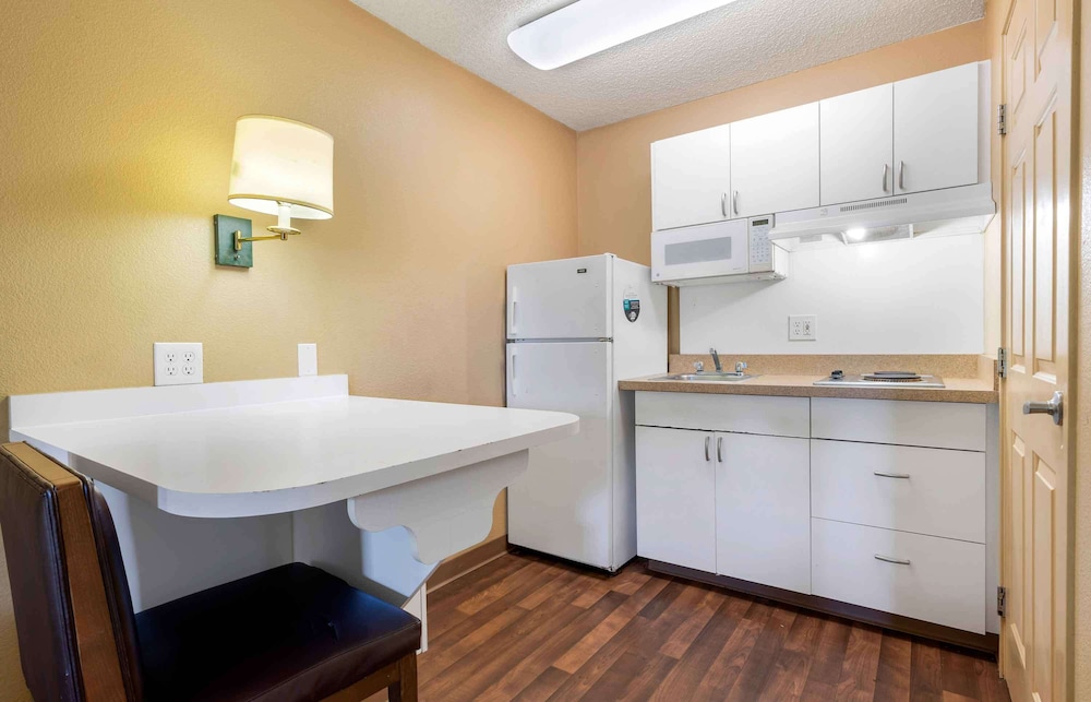 Extended Stay America Suites Sacramento - South Natomas 50/51