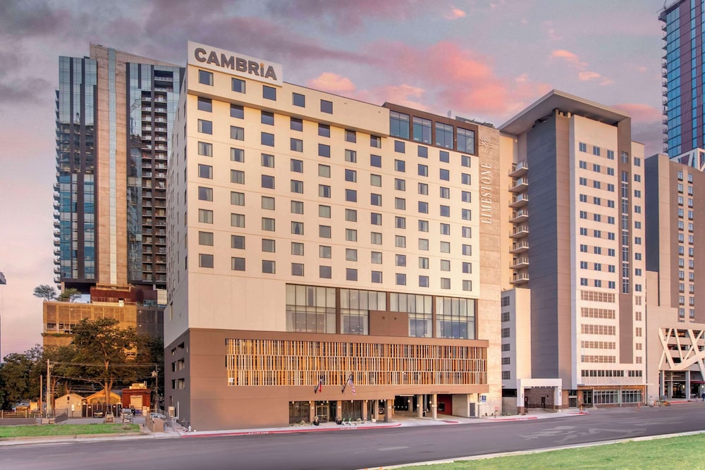 Cambria Hotel Austin Downtown photo4