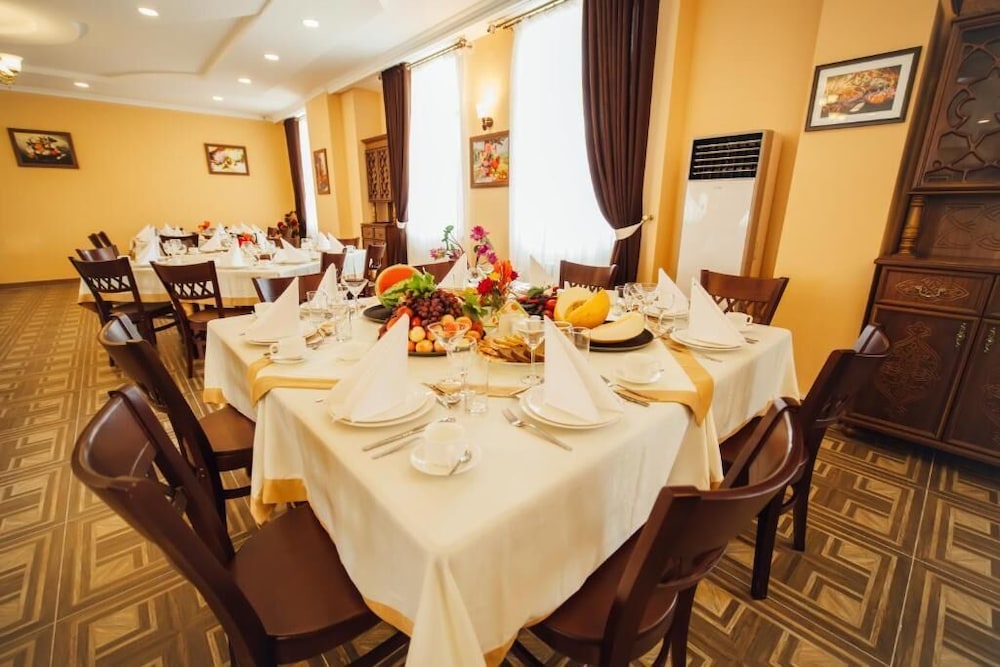Bek Khiva Hotel 32/38