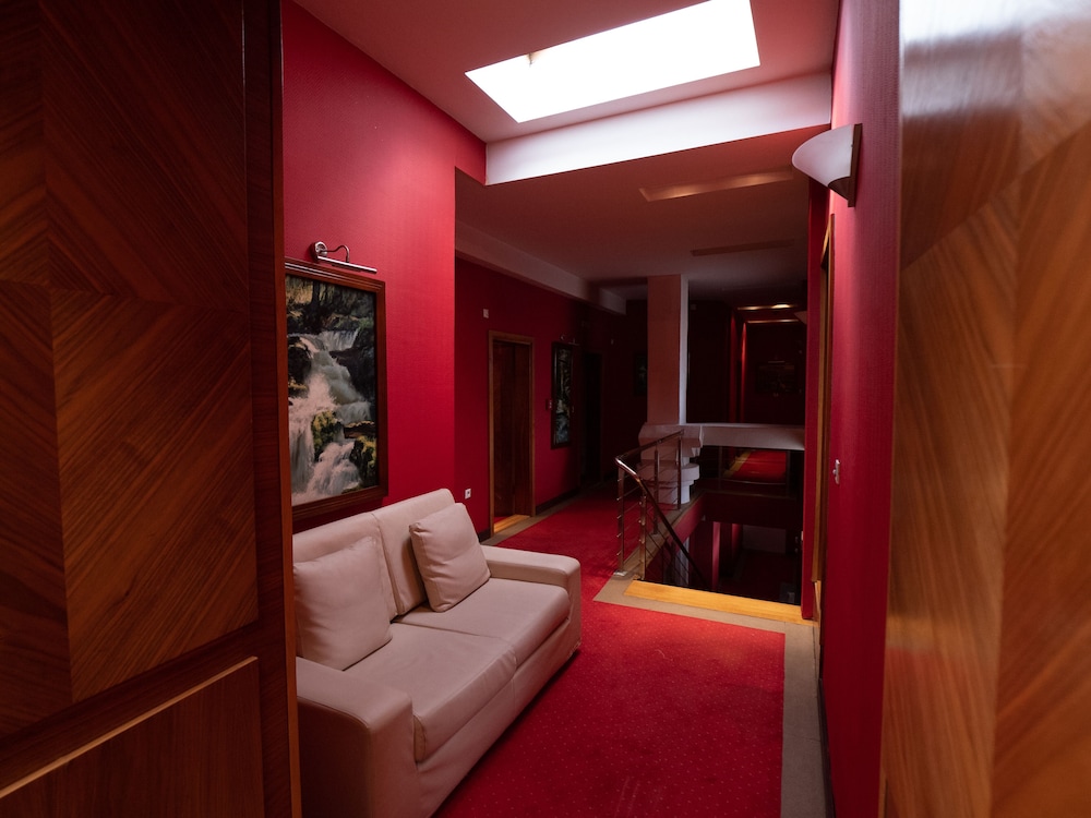 Astra Hotel 16/50