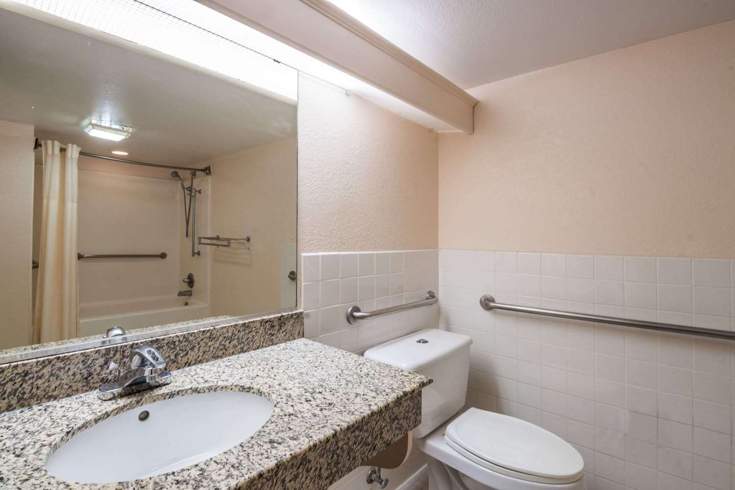 Days Inn By Wyndham Killeen Fort Hood 20/24