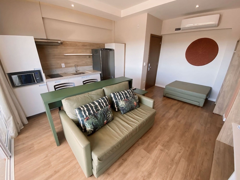 Hot Beach Suites 20/50