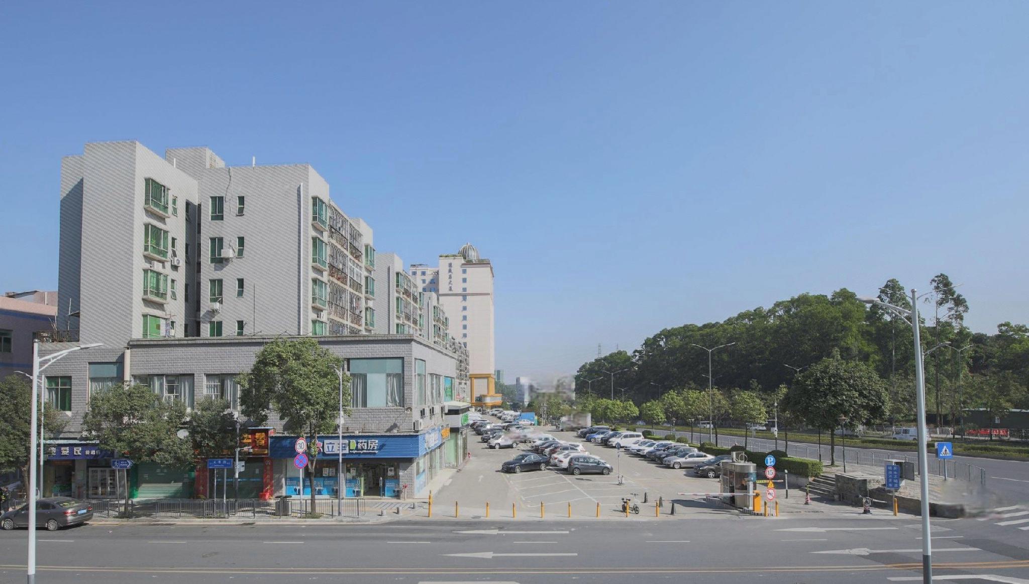 Vienna International Hotel (Shenzhen Guanlan Huanguan South Road) 42/45