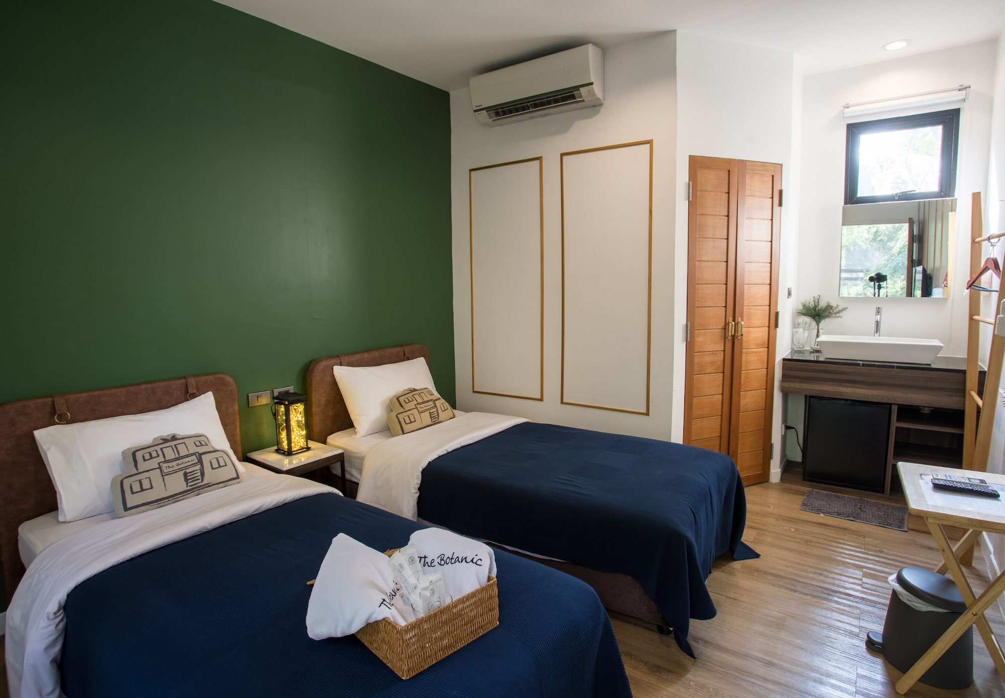 STANDARD, TWIN BEDS