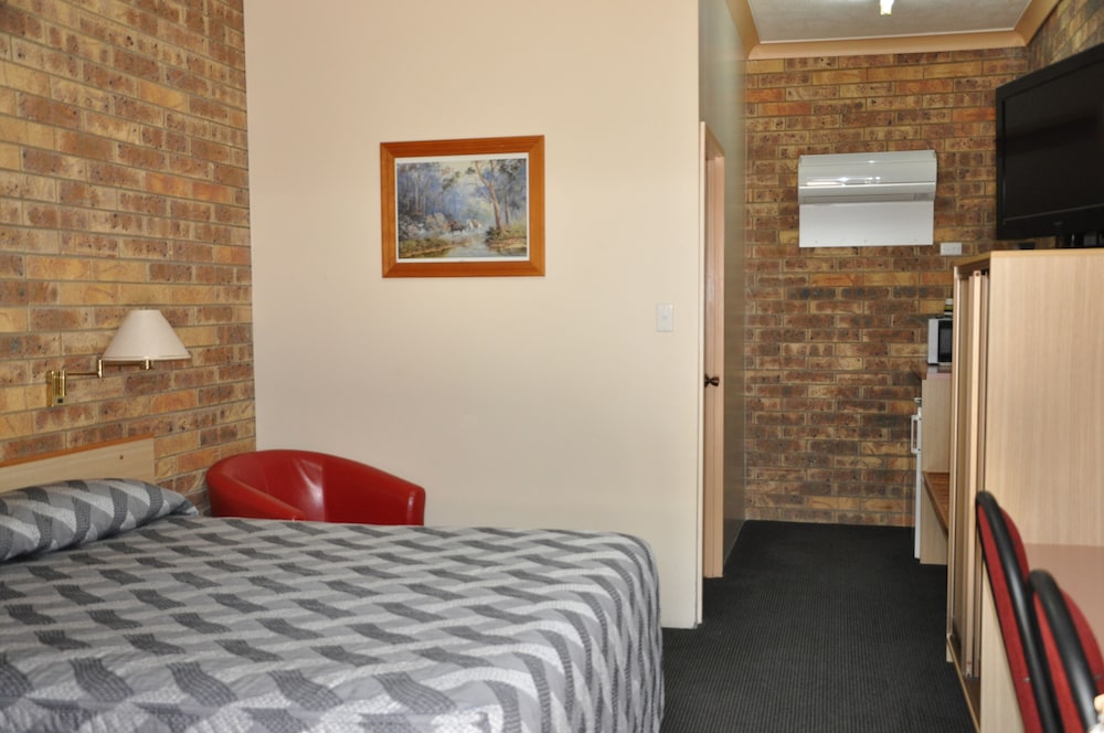 LONGREACH MOTOR INN 17/38