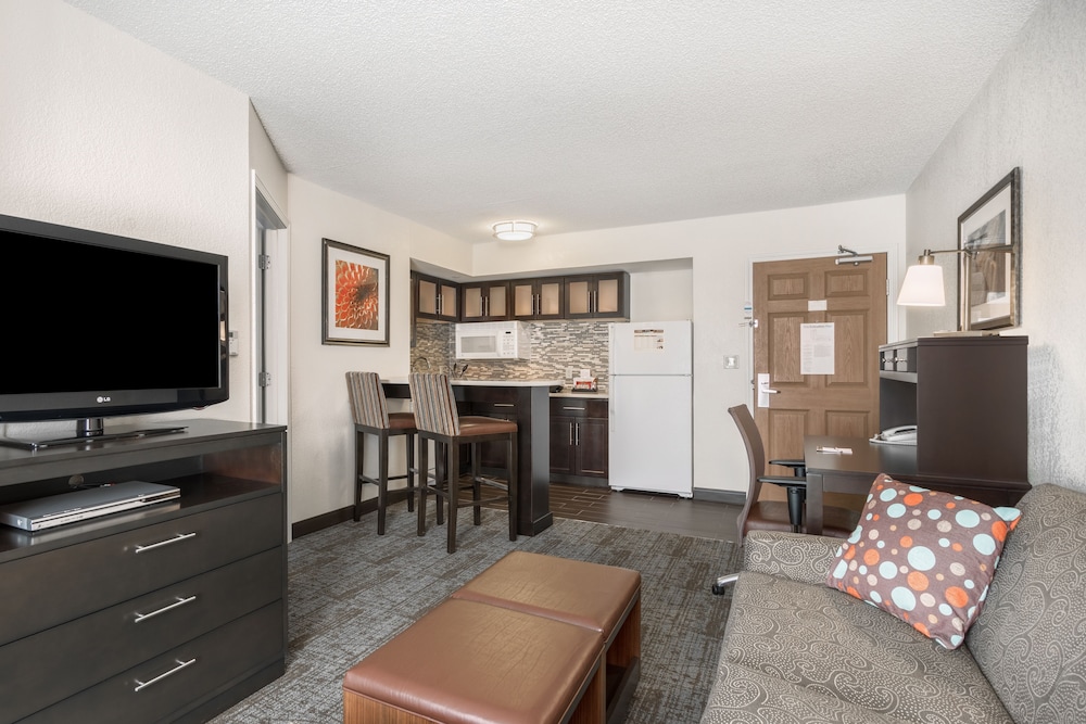 Staybridge Suites Wilmington Newark 28/44