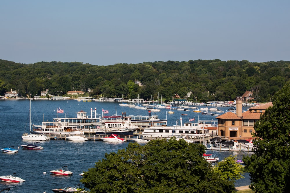 Harbor Shores on Lake Geneva 45/50