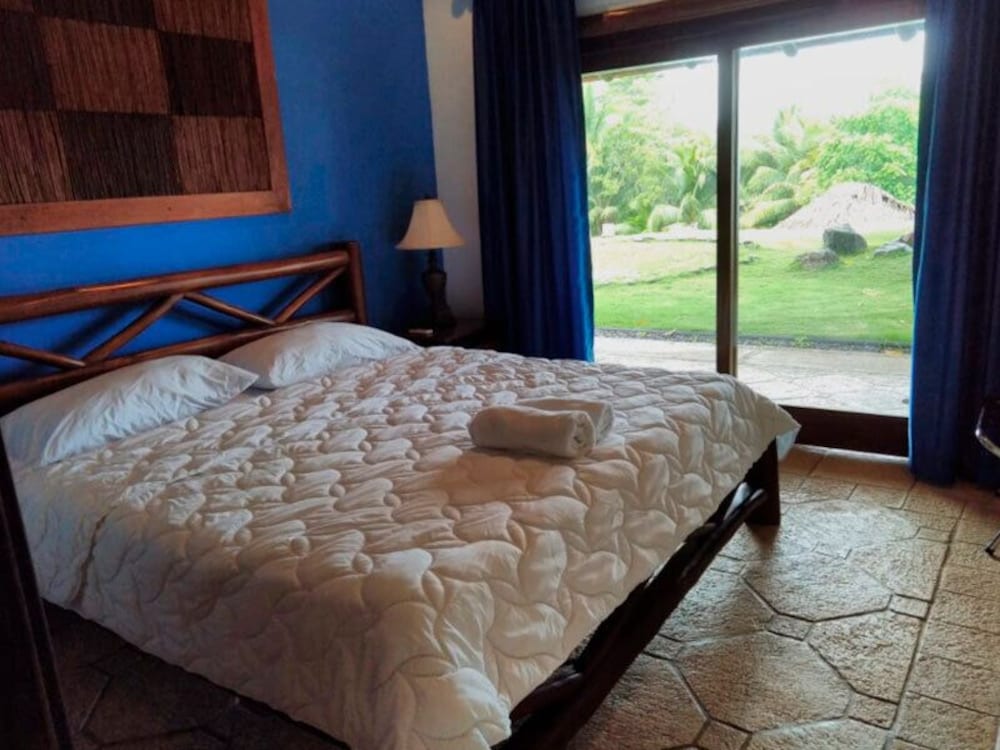 STANDARD, KING BED