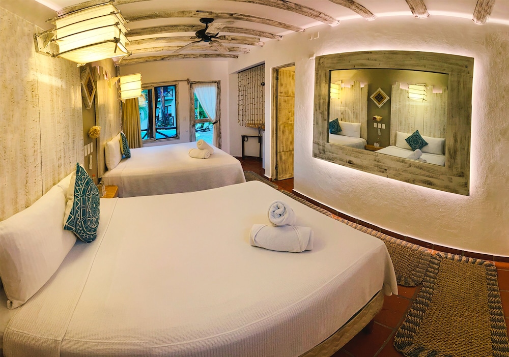 HolboxDream Beachfront 20/50
