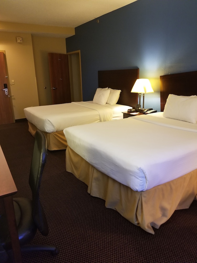 Days Inn By Wyndham Tulsa Central 10/42
